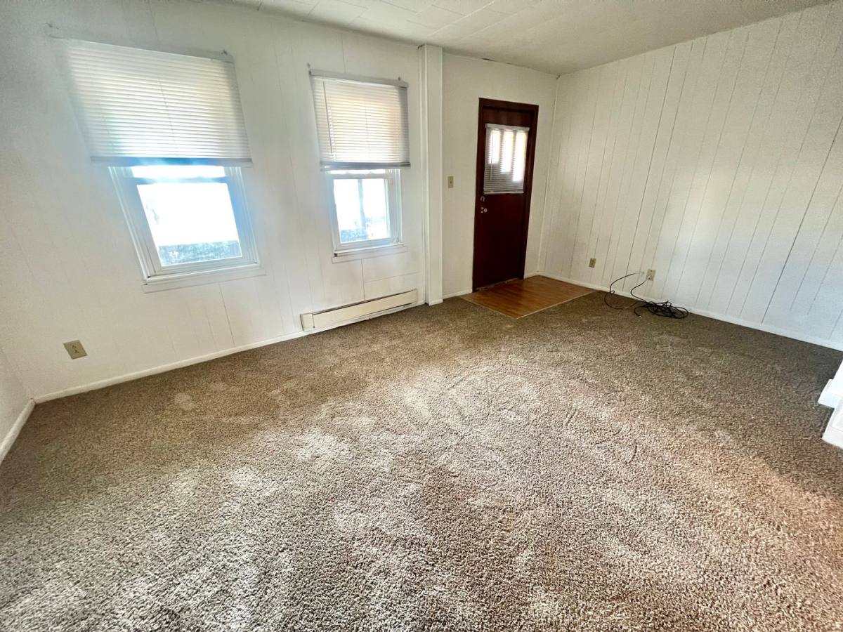 Apartment for rent at 1613 Fourth Ave, New Kensington, PA 15068