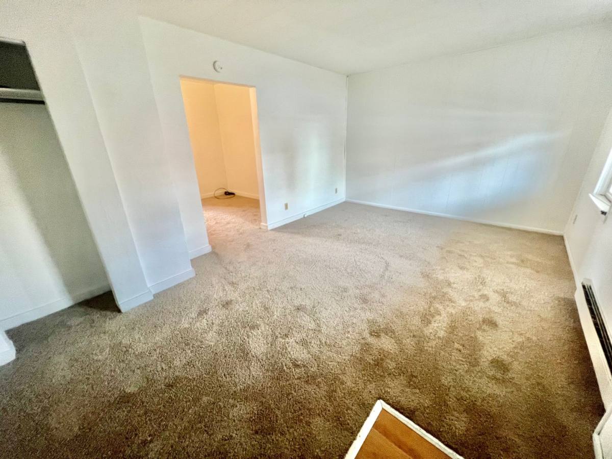 Apartment for rent at 1613 Fourth Ave, New Kensington, PA 15068