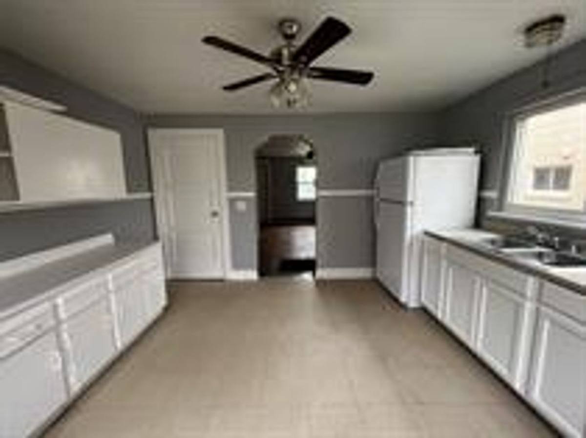 Apartment for rent at 1313 Fletcher Ave, Dunbar, WV 25064