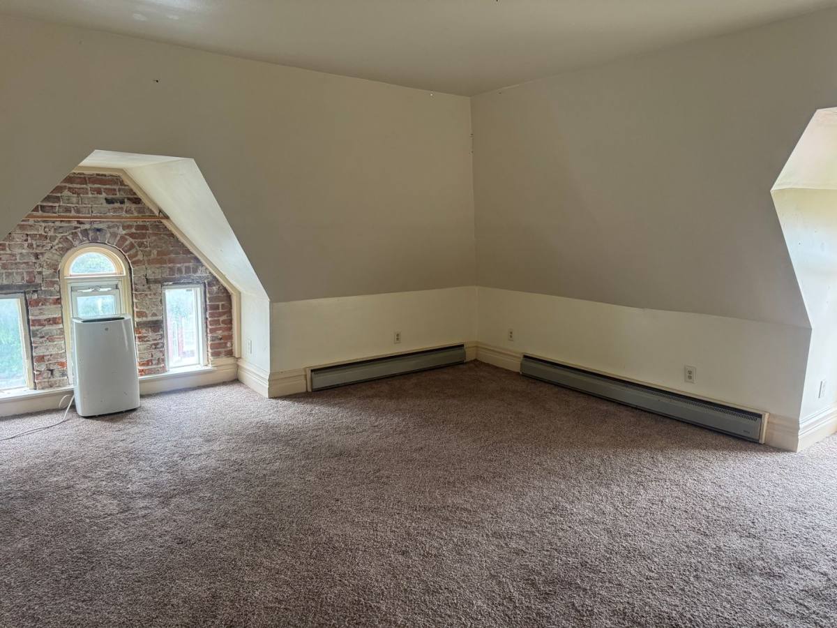 Apartment for rent at 508 N 5th St, Saint Joseph, MO 64501