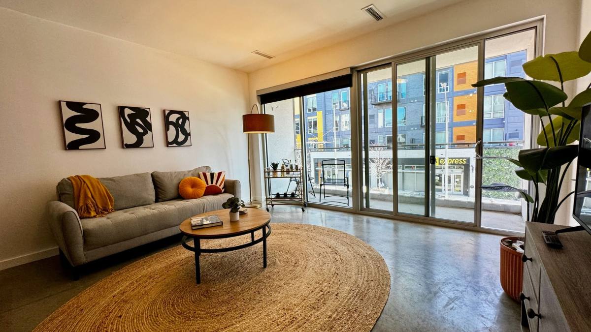 Apartment for rent at 1914 Main St, Kansas City, MO 64108