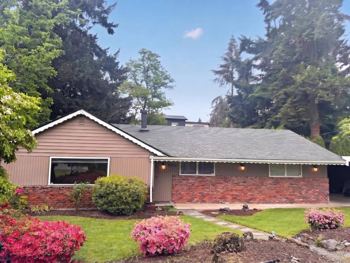 House for rent at 8900 32nd Ave NE, Seattle, WA 98115