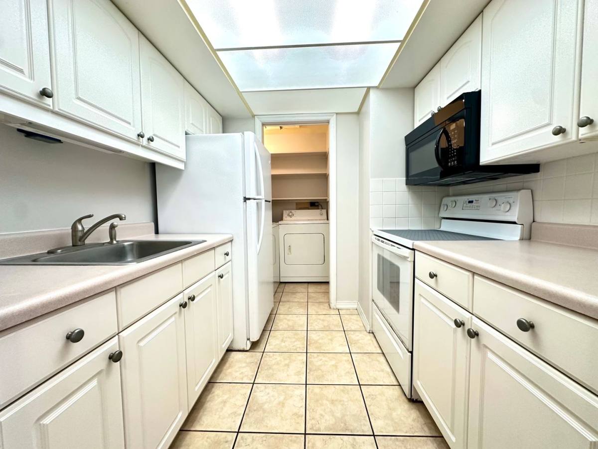 House for rent at 1458 Cleveland St, Clearwater, FL 33755