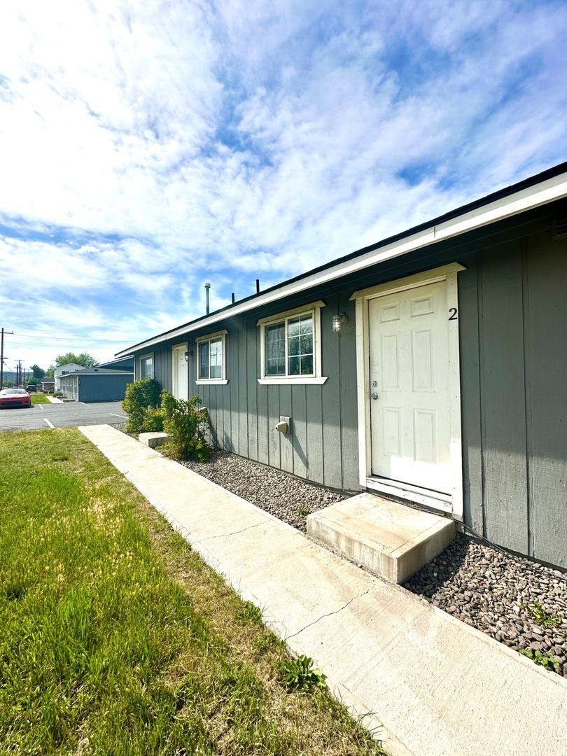 Apartment for rent at 525 NW 9th St, Prineville, OR 97754