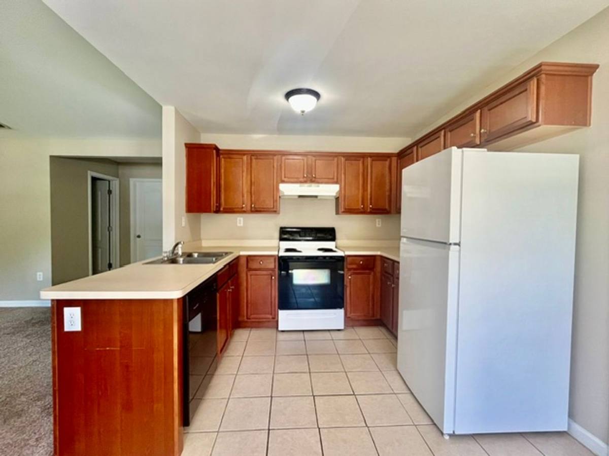 Apartment for rent at 9-11 Chesney Dr, Rome, GA 30165