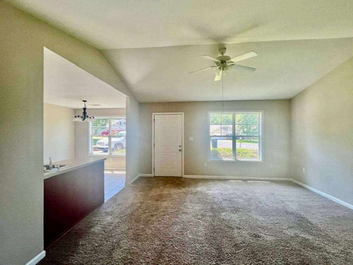 Apartment for rent at 9-11 Chesney Dr, Rome, GA 30165