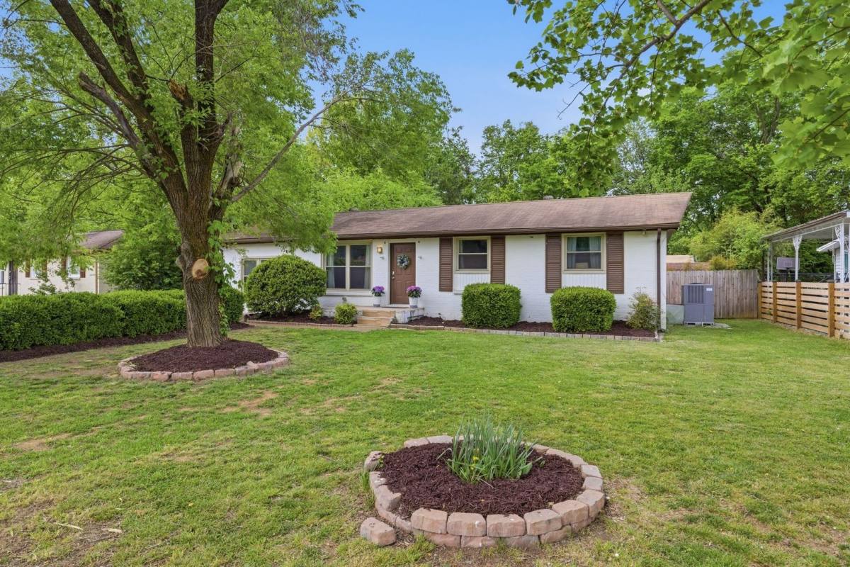 House for rent at 3213 Sennadale Lane, Nashville, TN 37207