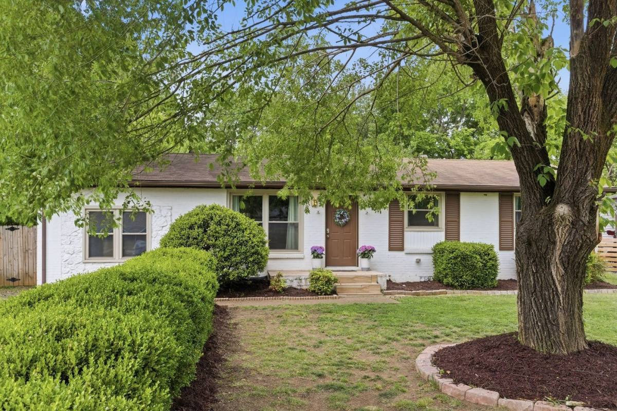 House for rent at 3213 Sennadale Lane, Nashville, TN 37207