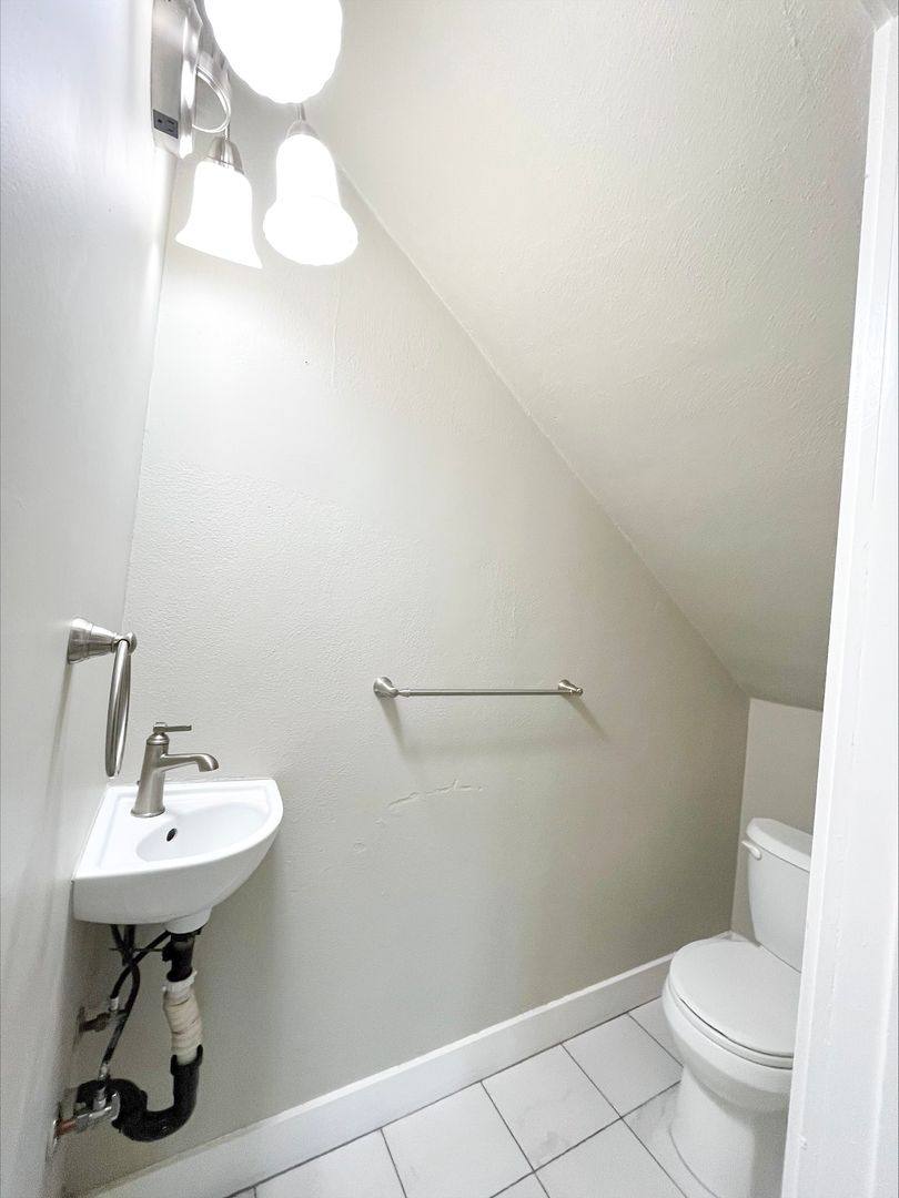 Apartment for rent at 2801 H St, Sacramento, CA 95816