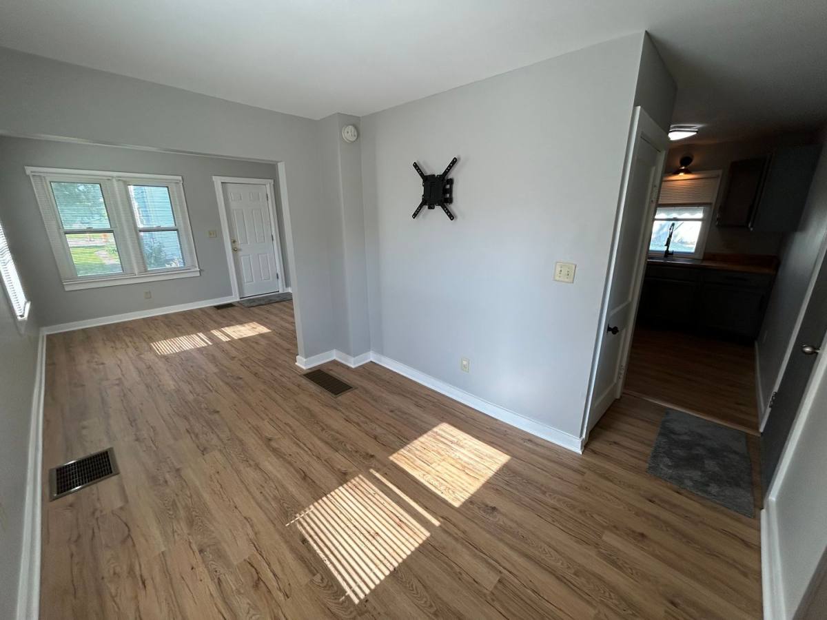 Apartment for rent at 2023 Broadway St, Quincy, IL 62301