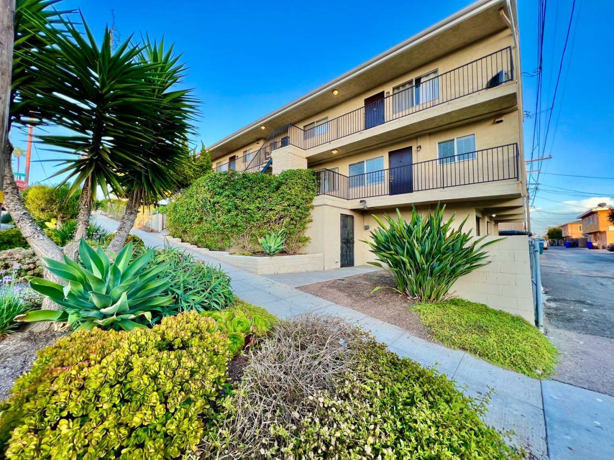 Apartment for rent at 201 S Horne St, Oceanside, CA 92054
