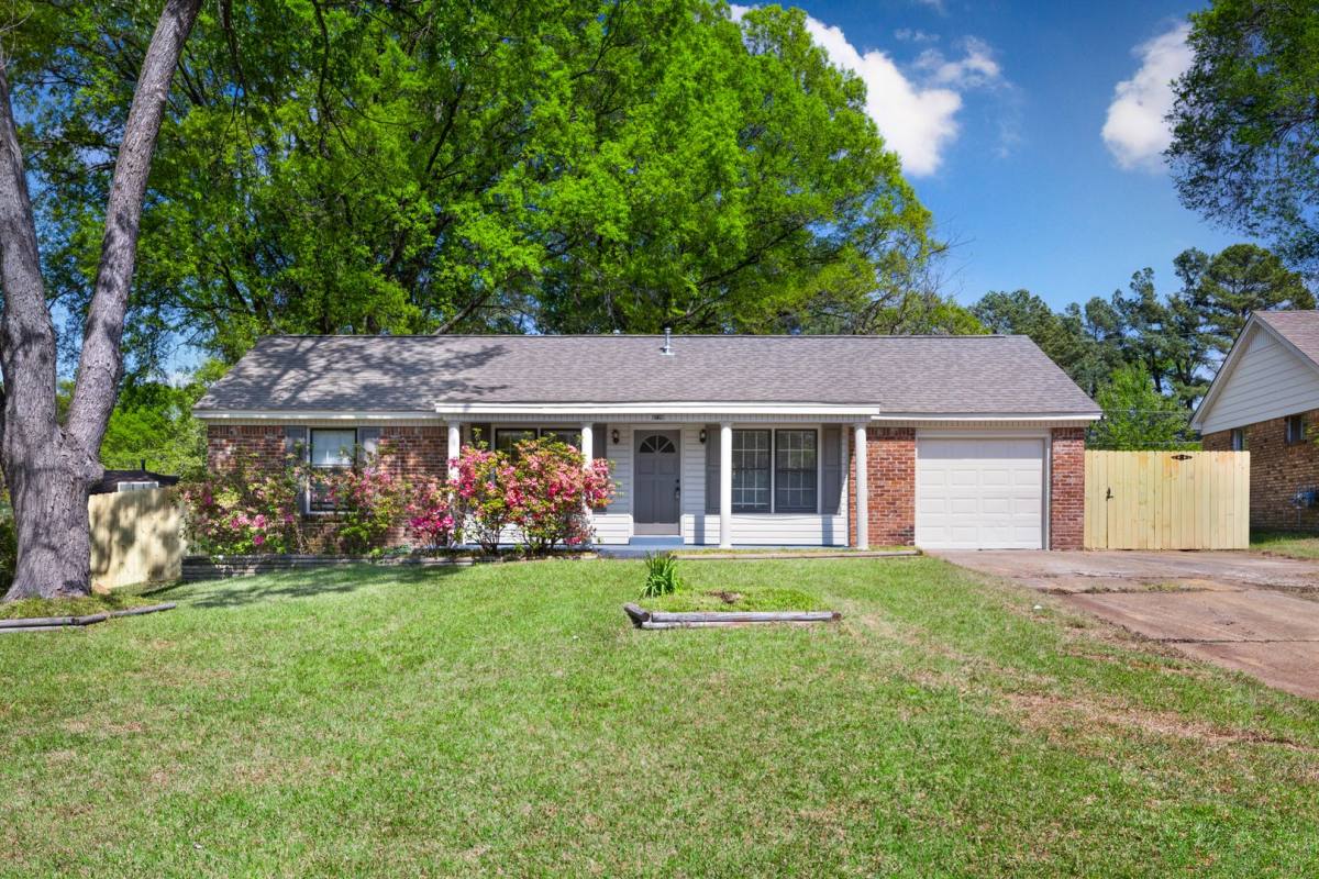 House for rent at 8228 Brooksville Cove, Southaven, MS 38671