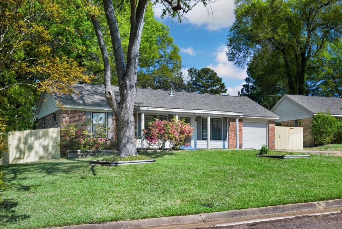 House for rent at 8228 Brooksville Cove, Southaven, MS 38671