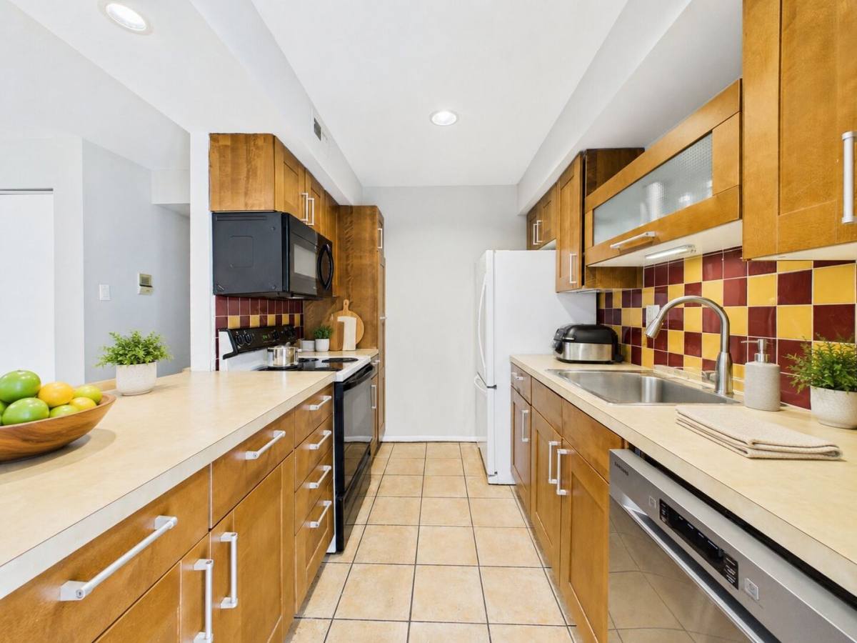 Apartment for rent at 723 S St, Philadelphia, PA 19147