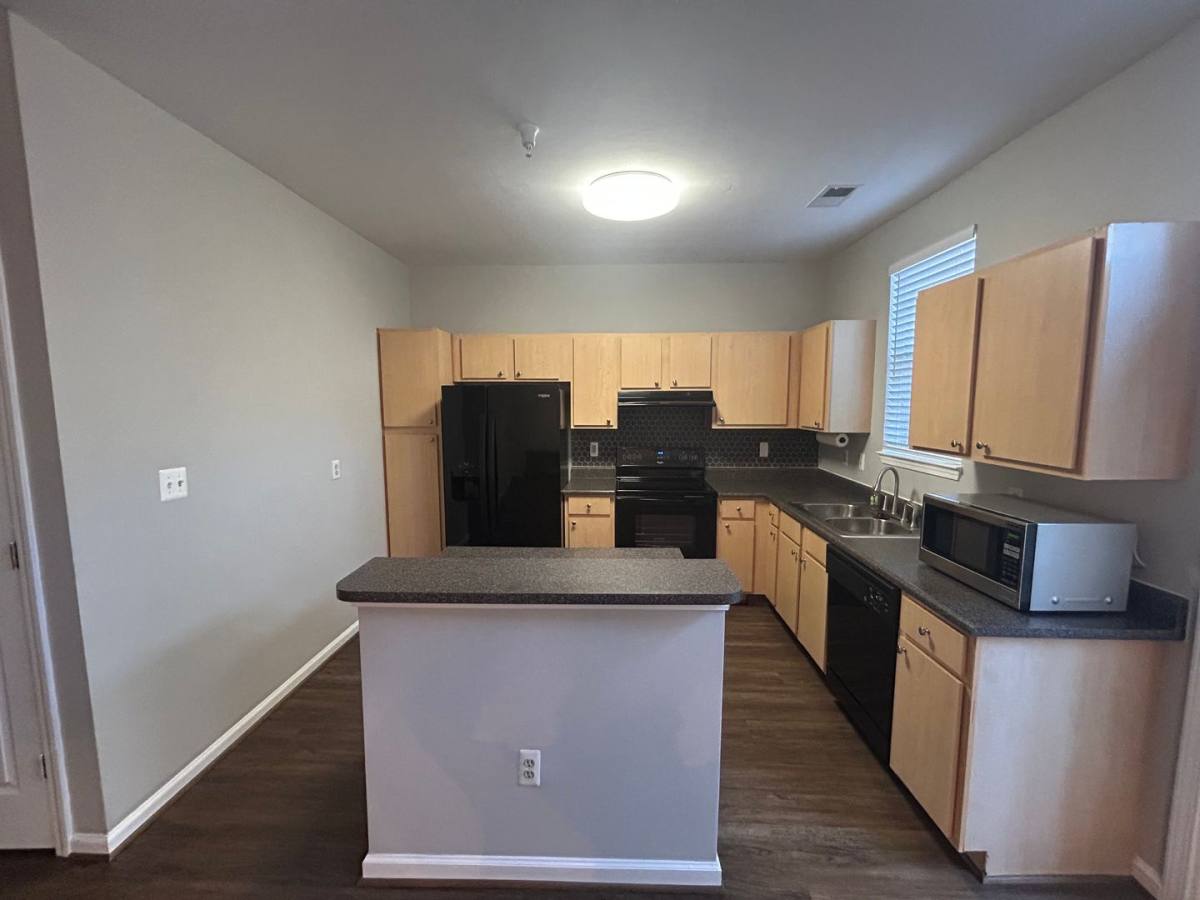 Townhouse for rent at 737 Woodland Creek Way, Midlothian, VA 23114