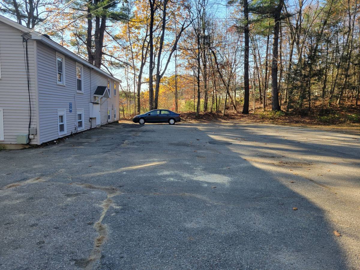 Apartment for rent at 2 Main St, Kingston, NH 03848