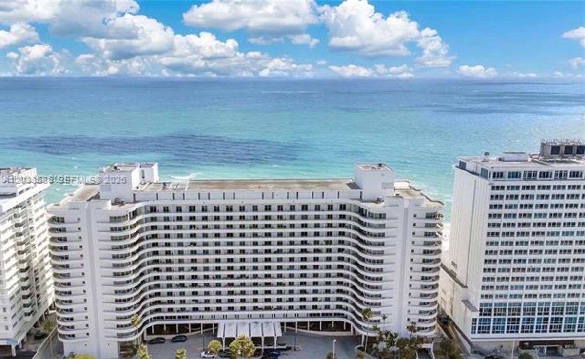Condo for rent at 5555 Collins Ave, Miami Beach, FL 33140