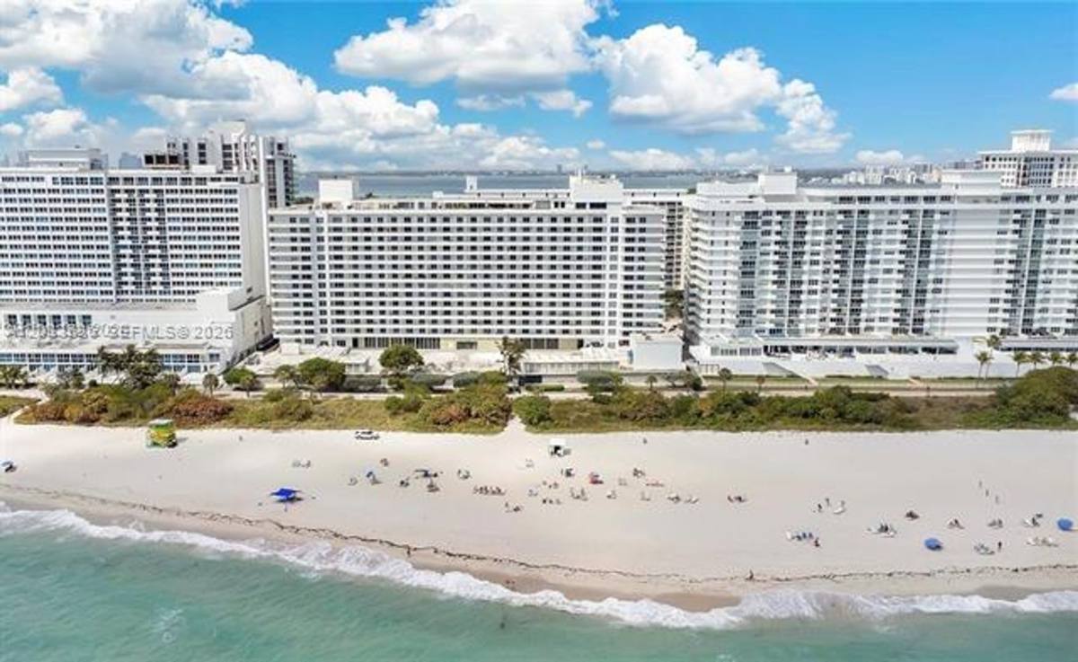Condo for rent at 5555 Collins Ave, Miami Beach, FL 33140