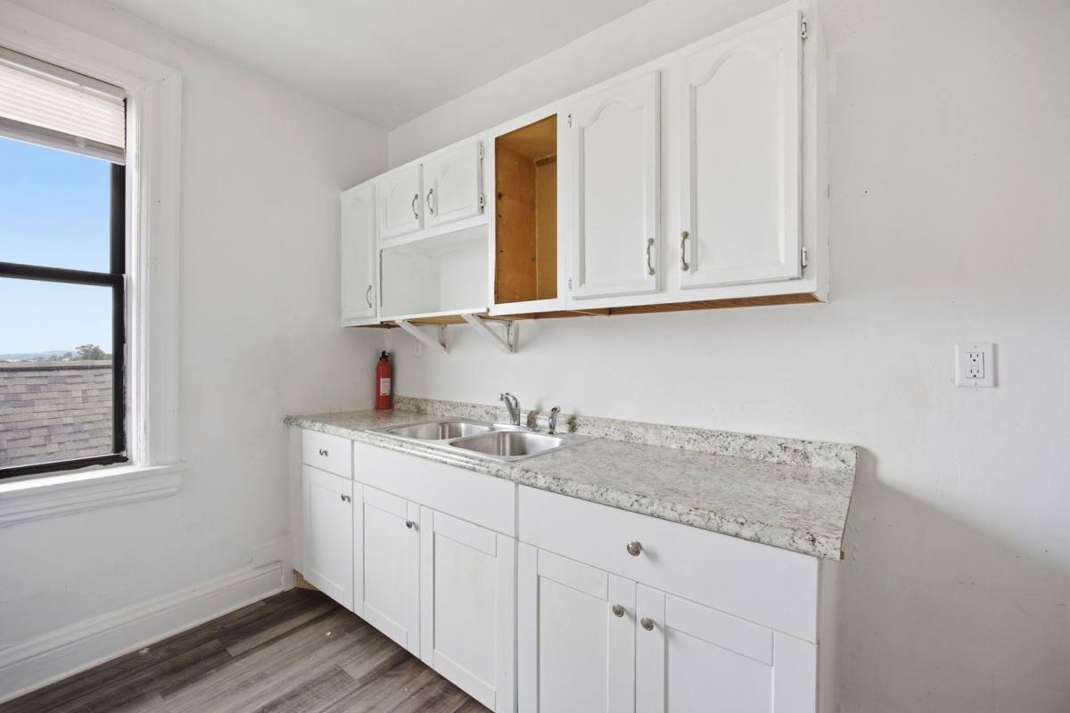 Apartment for rent at 805-807 Bayonne Ave, Pittsburgh, PA 15216