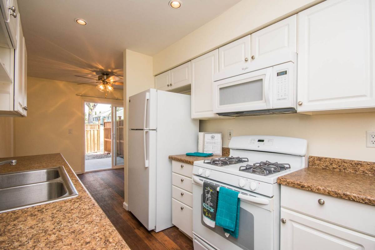 Townhouse for rent at 2541 Jefferson St, Carlsbad, CA 92008