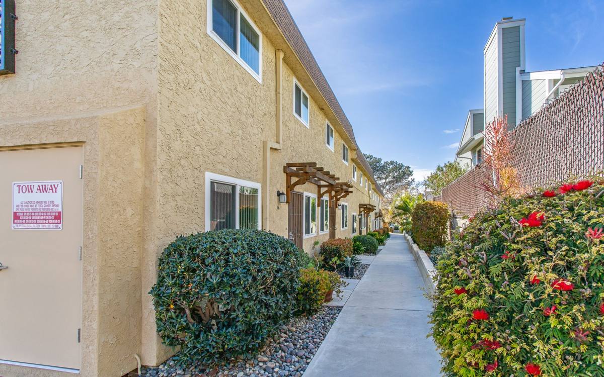 Townhouse for rent at 2541 Jefferson St, Carlsbad, CA 92008