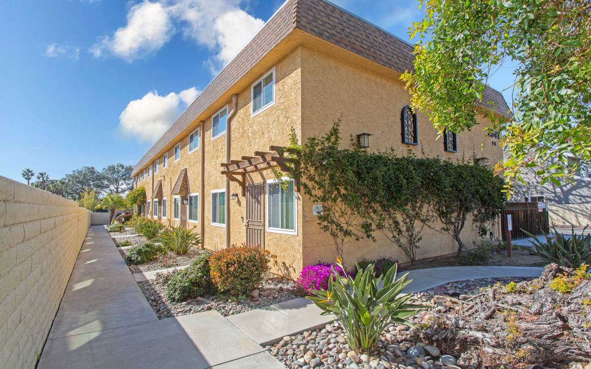 Townhouse for rent at 2541 Jefferson St, Carlsbad, CA 92008