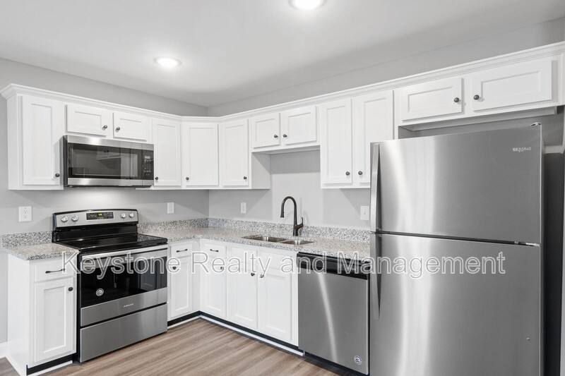 Townhouse for rent at 580 Heritage Pointe Dr, Clarksville, TN 37042