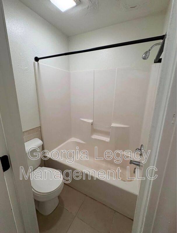 Apartment for rent at 3334 Dellwood Rd, Waynesville, NC 28786