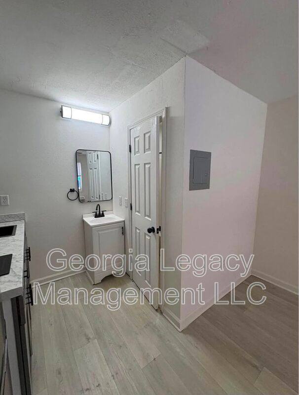 Apartment for rent at 3334 Dellwood Rd, Waynesville, NC 28786