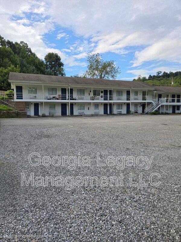 Apartment for rent at 3334 Dellwood Rd, Waynesville, NC 28786