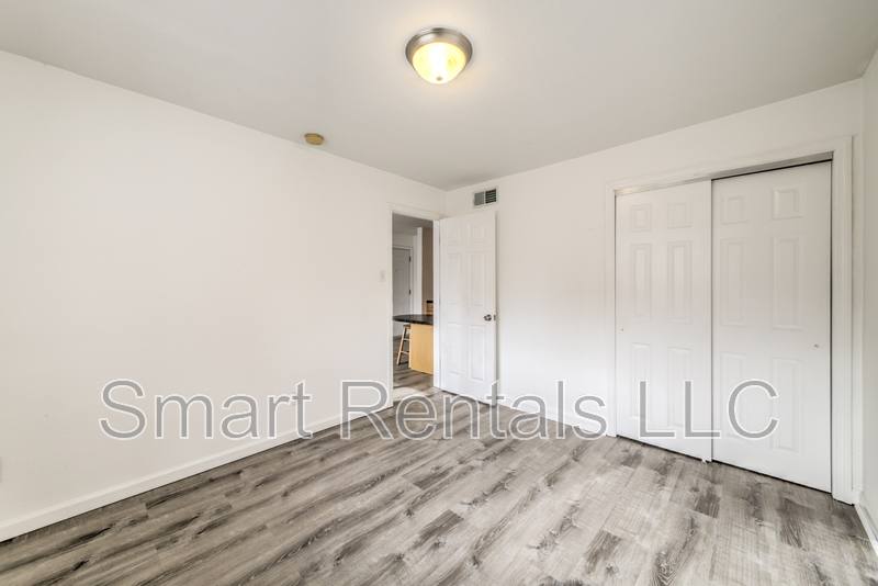 Apartment for rent at 3850 Park Ave, Saint Louis, MO 63110
