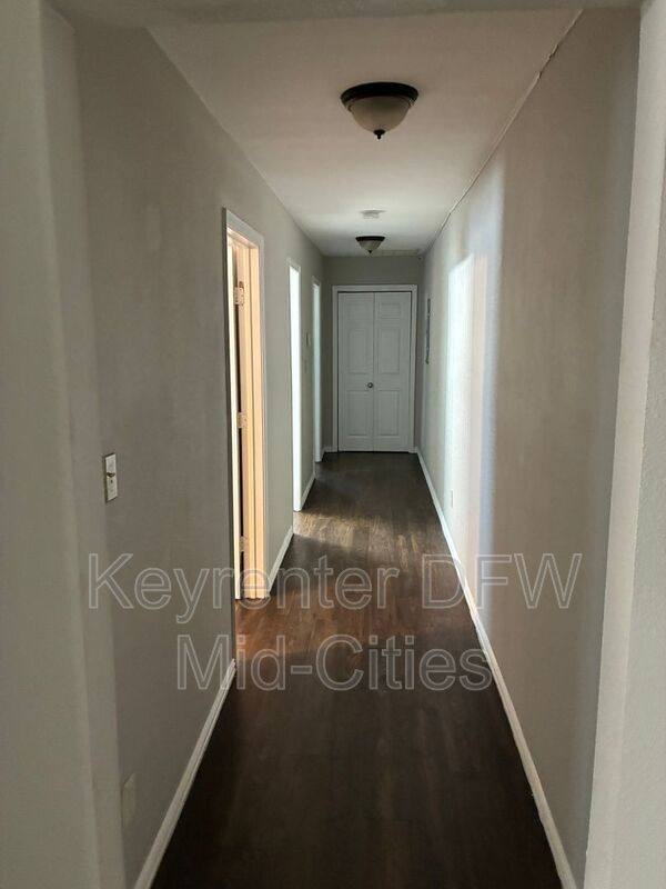 Apartment for rent at 2735 Purington Ave, Fort Worth, TX 76103