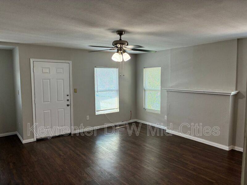 Apartment for rent at 2735 Purington Ave, Fort Worth, TX 76103