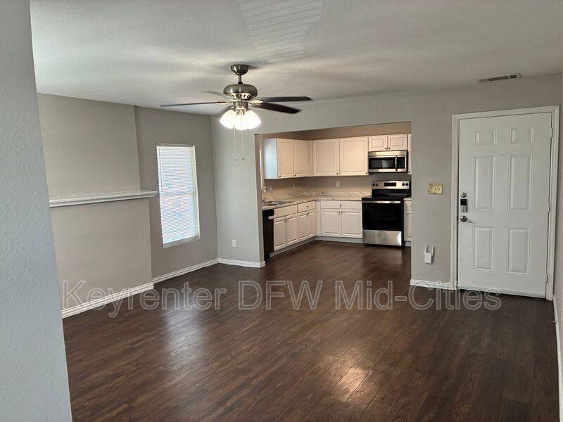 Apartment for rent at 2735 Purington Ave, Fort Worth, TX 76103