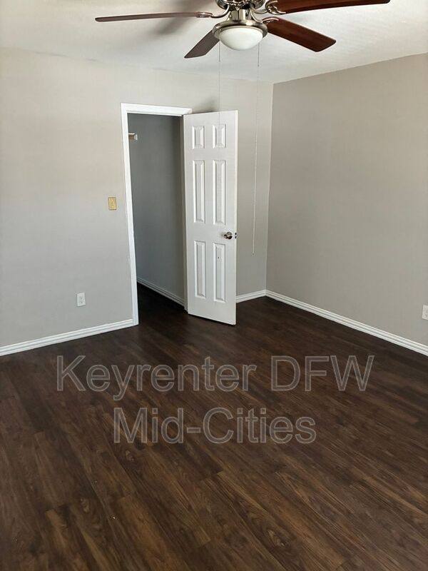 Apartment for rent at 2735 Purington Ave, Fort Worth, TX 76103