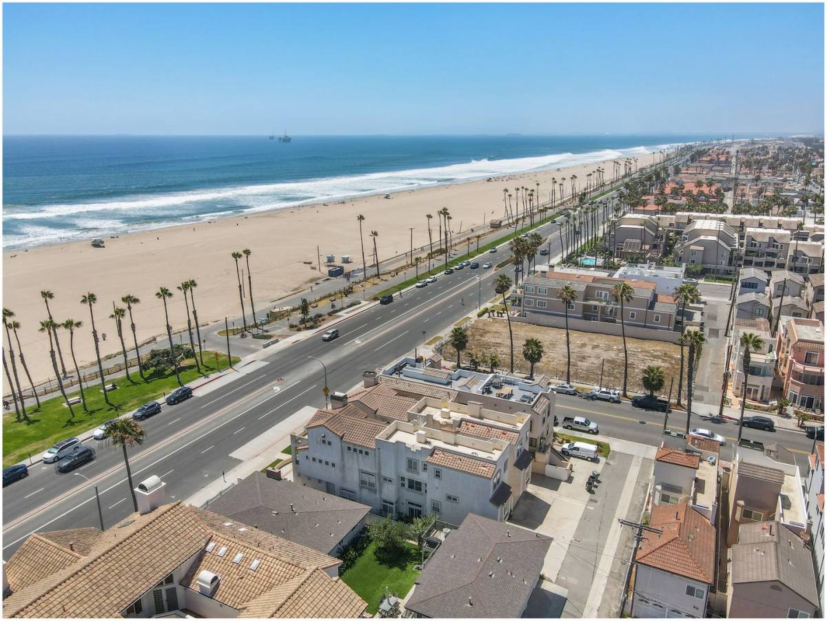 Condo for rent at 1000 Pacific Coast Highway 7, Huntington Beach, CA 92648