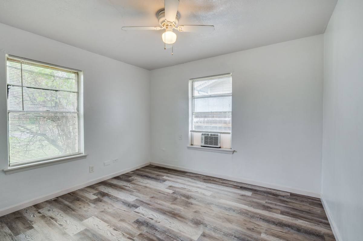 House for rent at 808 E 5th St, Irving, TX 75060