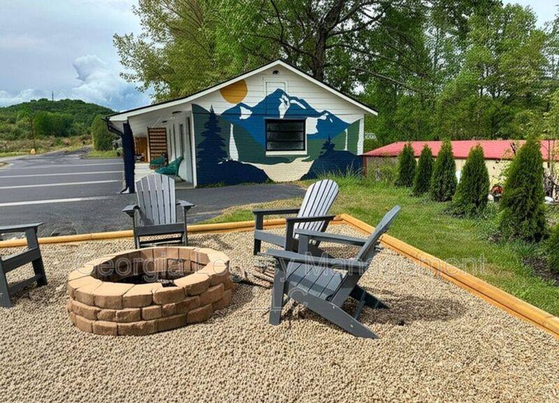 Apartment for rent at 3108 Georgia Rd, Franklin, NC 28734