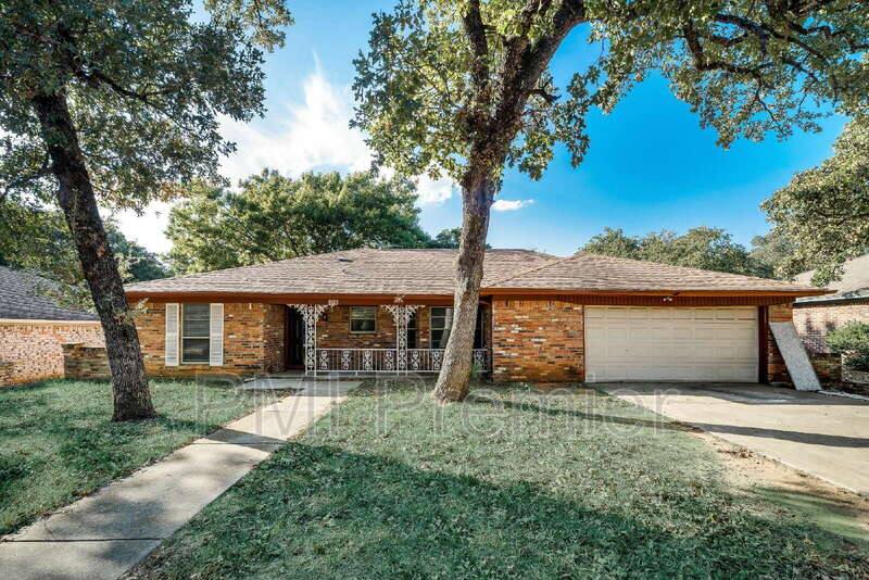 House for rent at 8113 Starnes Rd, North Richland Hills, TX 76182