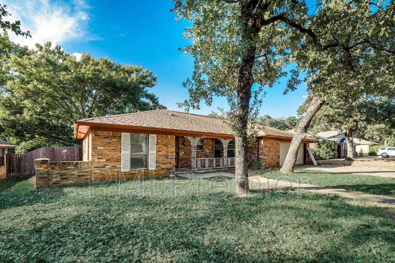 House for rent at 8113 Starnes Rd, North Richland Hills, TX 76182
