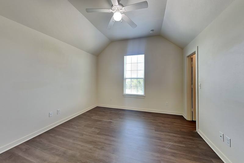 Apartment for rent at 821 Jamie Dr, Grand Prairie, TX 75052