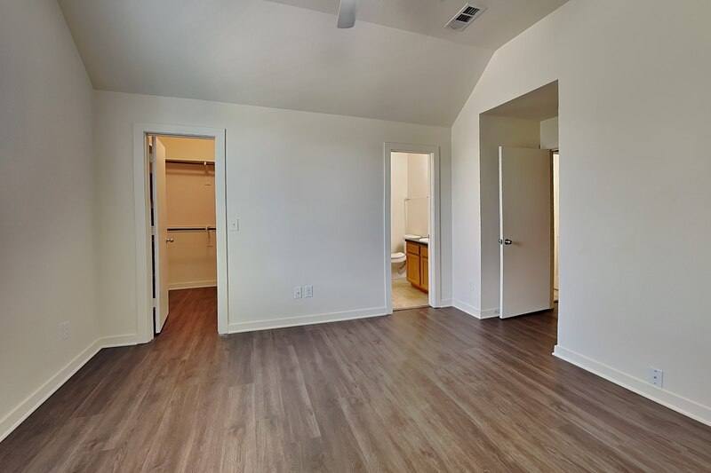 Apartment for rent at 821 Jamie Dr, Grand Prairie, TX 75052