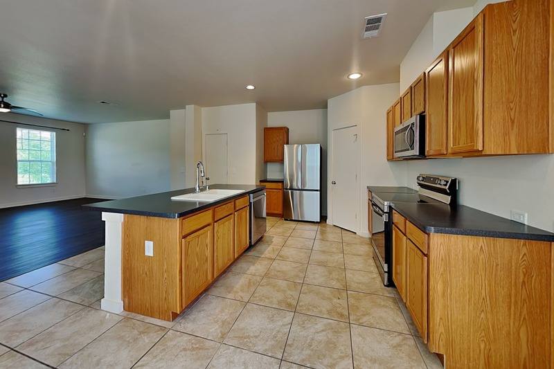 Apartment for rent at 821 Jamie Dr, Grand Prairie, TX 75052