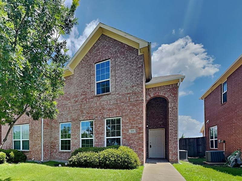 Apartment for rent at 821 Jamie Dr, Grand Prairie, TX 75052