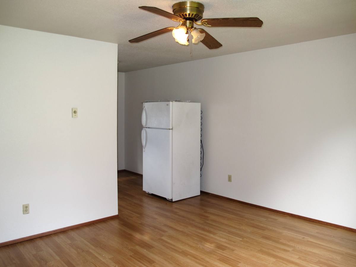 Apartment for rent at 1001 NW Crosby Ave, Oak Harbor, WA 98277