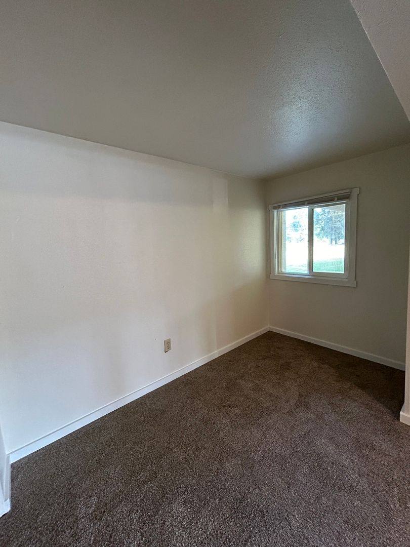 Apartment for rent at 3125 N Oak Harbor Rd, Oak Harbor, WA 98277