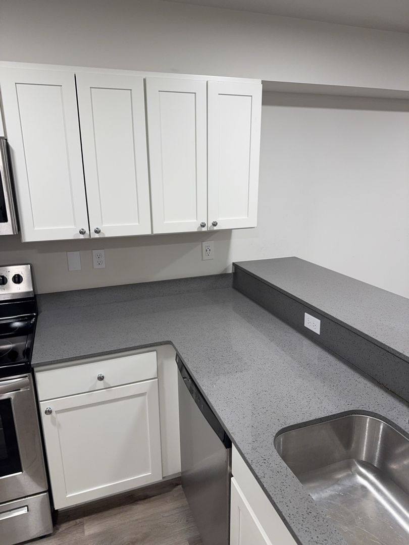Apartment for rent at 446 NE Izett St, Oak Harbor, WA 98277
