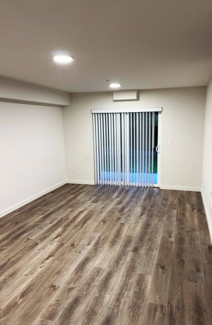 Apartment for rent at 446 NE Izett St, Oak Harbor, WA 98277