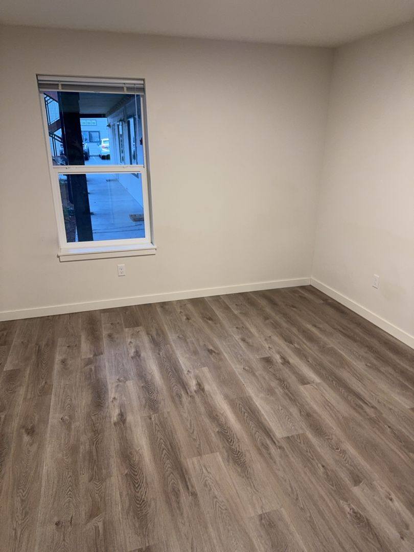 Apartment for rent at 446 NE Izett St, Oak Harbor, WA 98277
