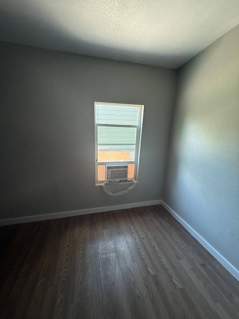 Apartment for rent at 6602 Ave R, Houston, TX 77011